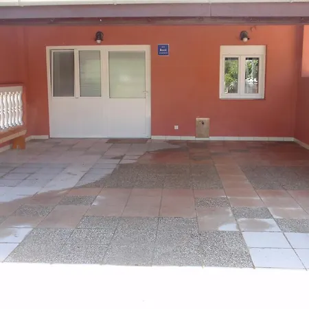 Vera Apartment